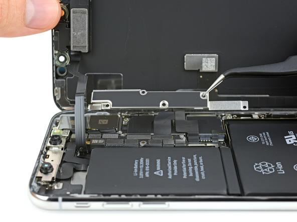iPhone X拆解：密集度很高的接口排列