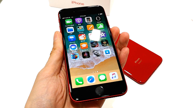 iPhone 8紅色特別版開箱：這就是不一樣的蘋果紅