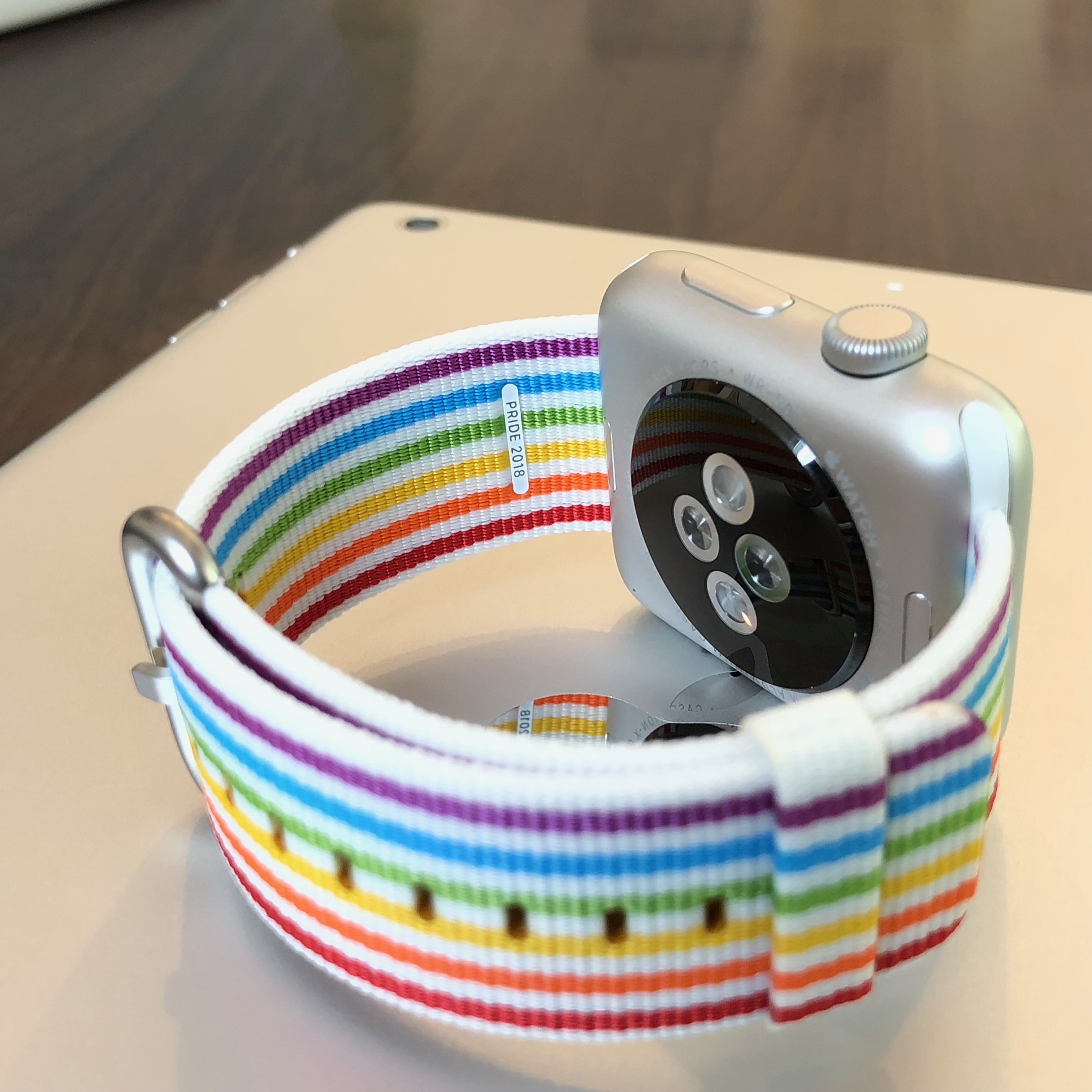 Apple Watch、錶帶、彩虹錶帶、Pride、Apple Store