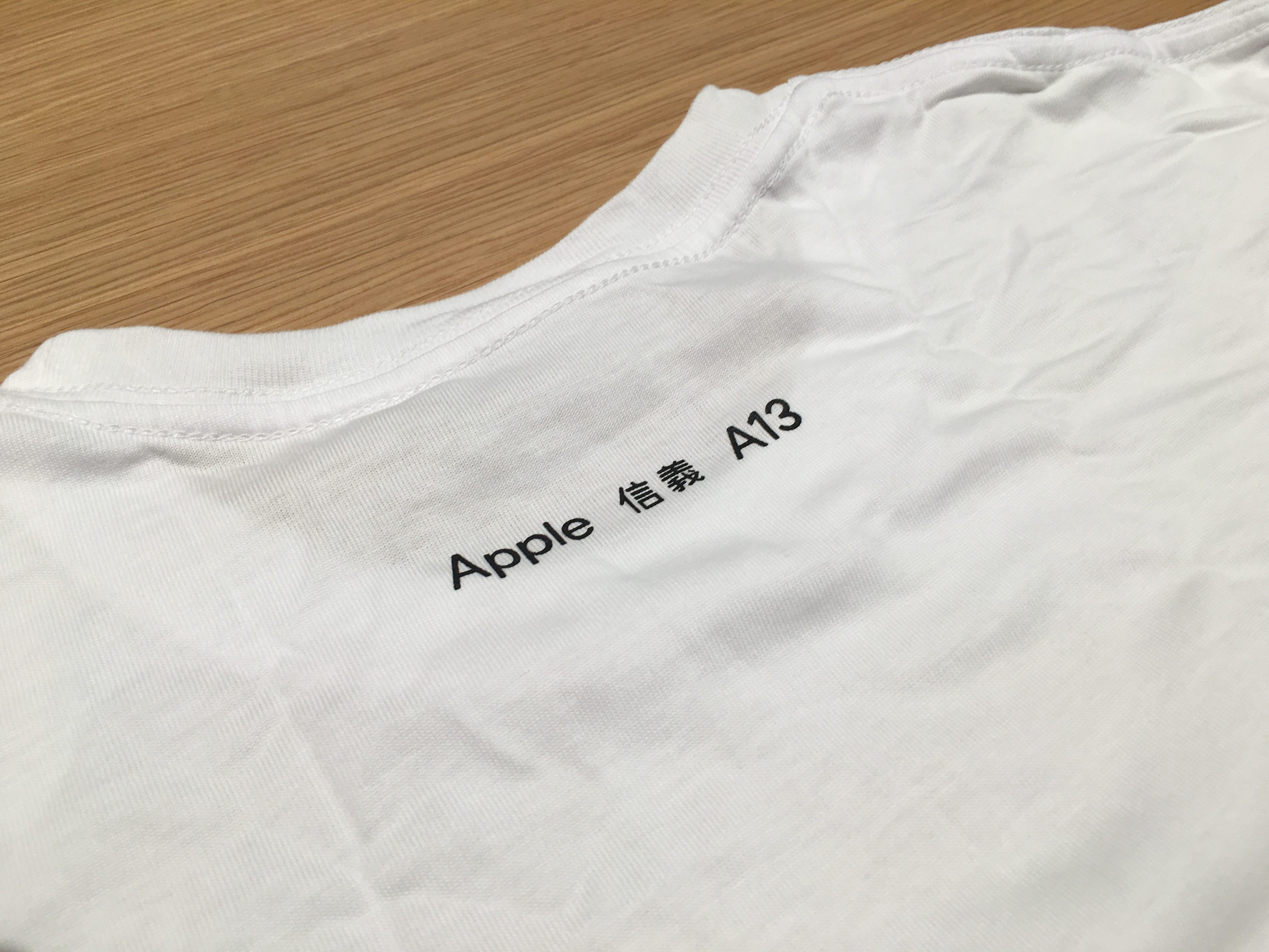 Apple Store 信義 A13 紀念衣