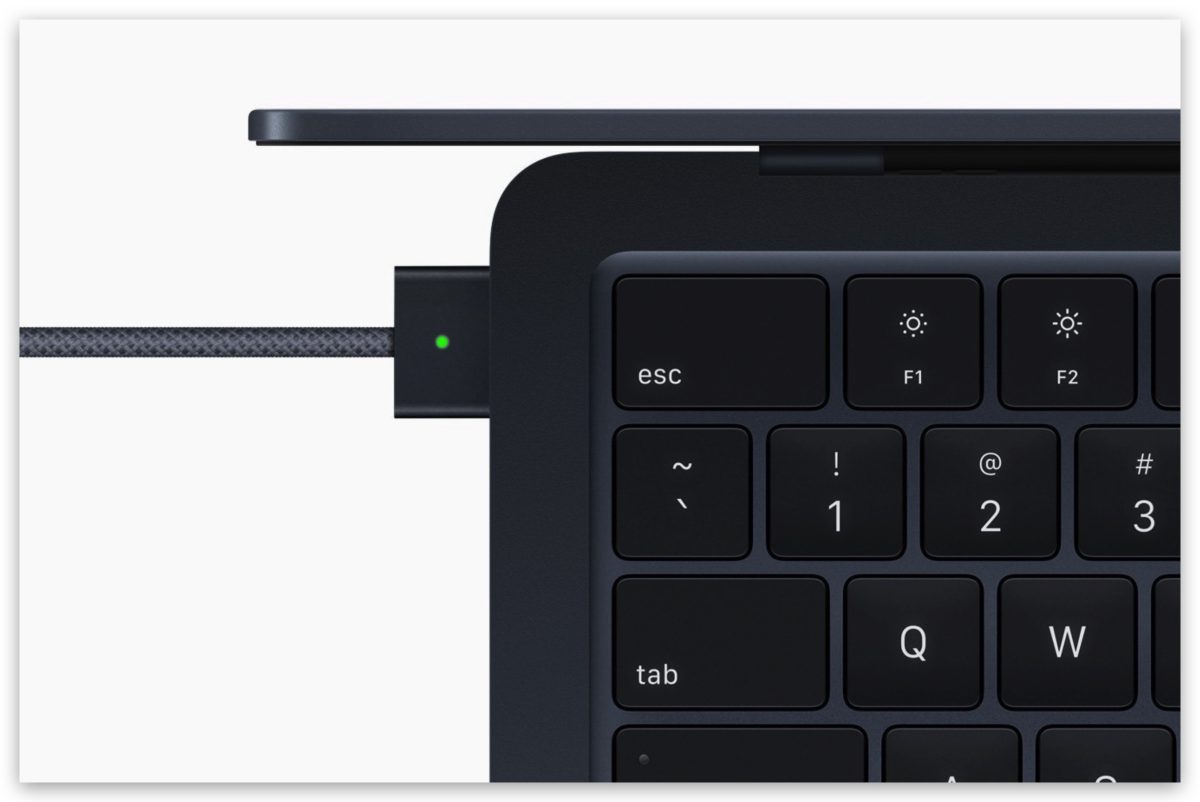M2 MacBook Pro MacBook Air 比較 MagSafe