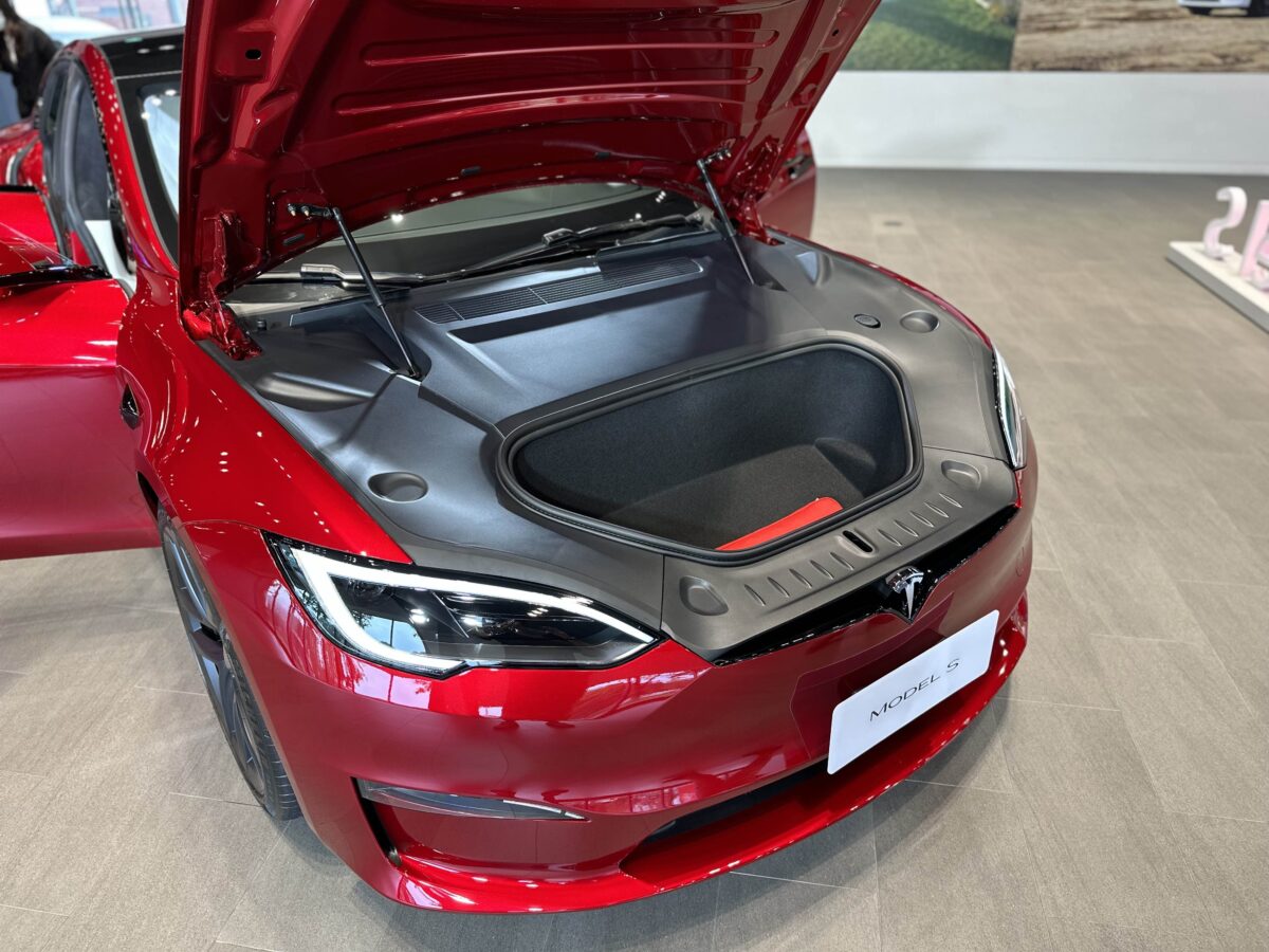 特斯拉 Tesla Model S Ultra Red 烈焰紅