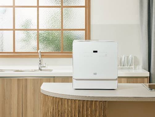 嘉儀企業推出自有品牌嘉儀KE桌上型洗碗乾燥機，建議售價新台幣17,500元。