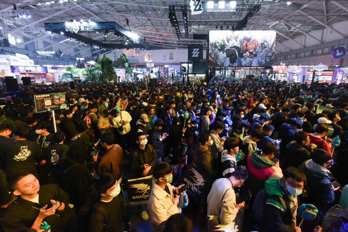 全台最大電玩盛會圓滿結束！2024台北國際電玩展（Taipei Game Show，TGS）落下帷幕，雖受到逼近霸王級的寒流攪局，氣溫跌破10度，但仍絲毫不減玩家熱情，周末人潮更是倍數成長，官方統計四天展期，共累積36萬人次入場，對於海內外各家參展廠商熱情共襄盛舉、打造出了近三年來規模最大的TGS，玩家也身體力行表達支持，不少人大讚：「今年真的太好玩了！」